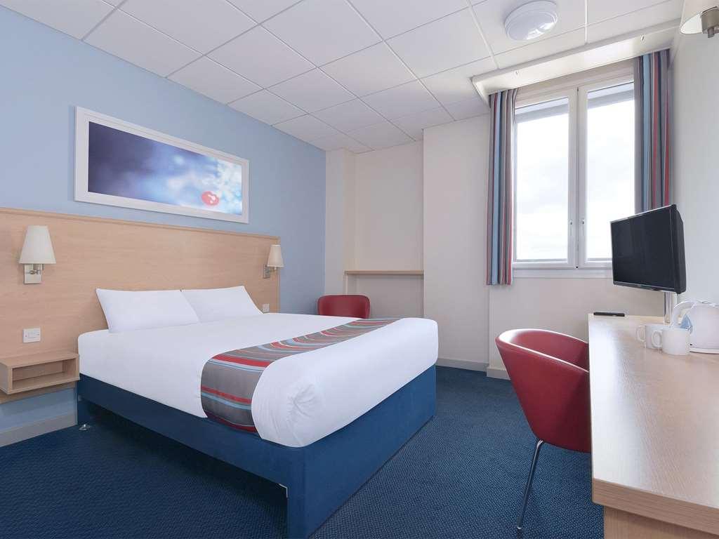 Travelodge Edinburgh Dreghorn Værelse billede
