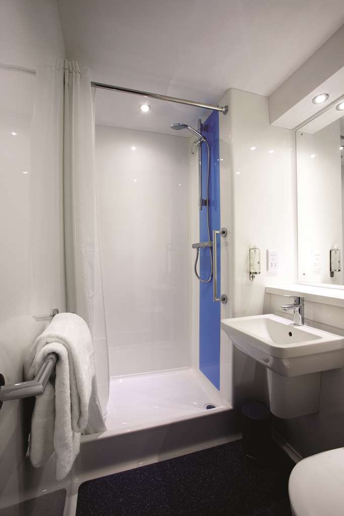 Travelodge Edinburgh Dreghorn Værelse billede