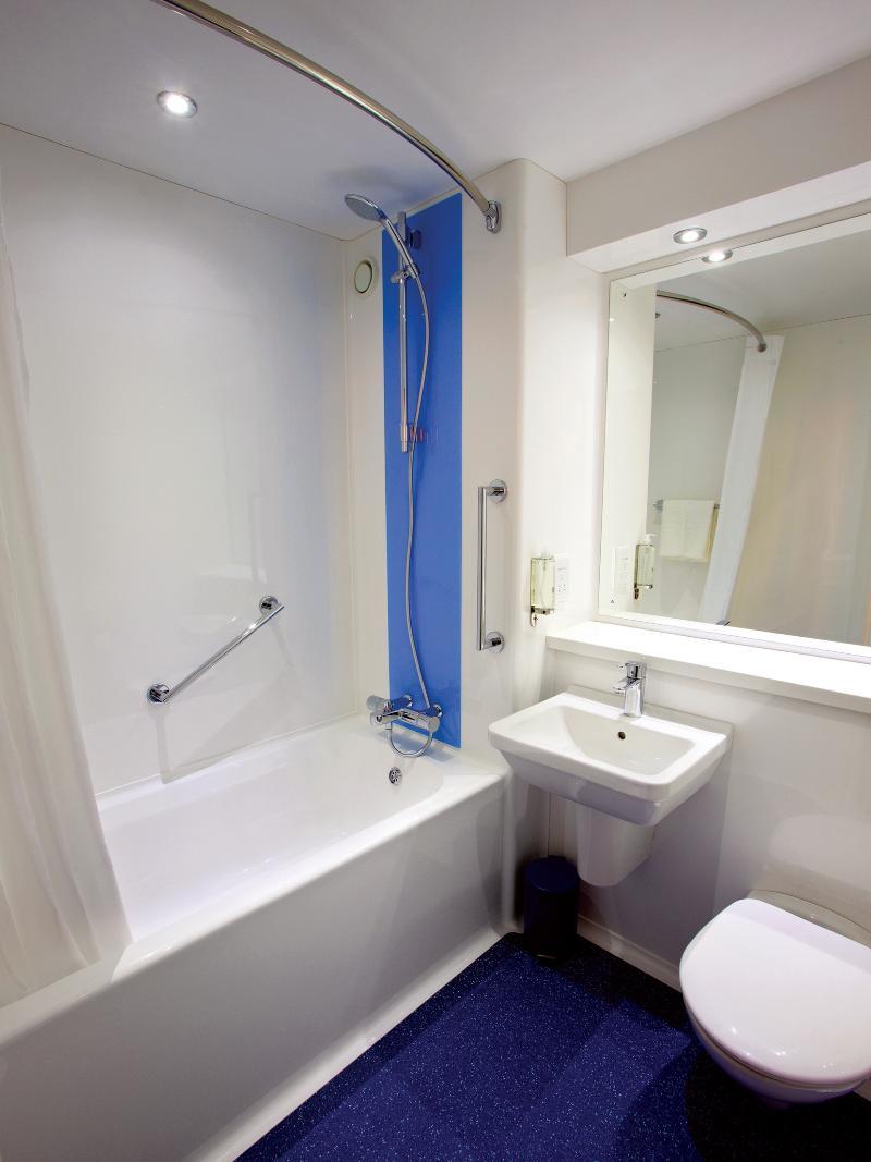 Travelodge Edinburgh Dreghorn Eksteriør billede